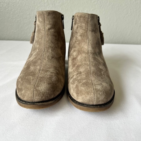 Propet Sz 9W gray suede side zipper heeled booties - Picture 4 of 11